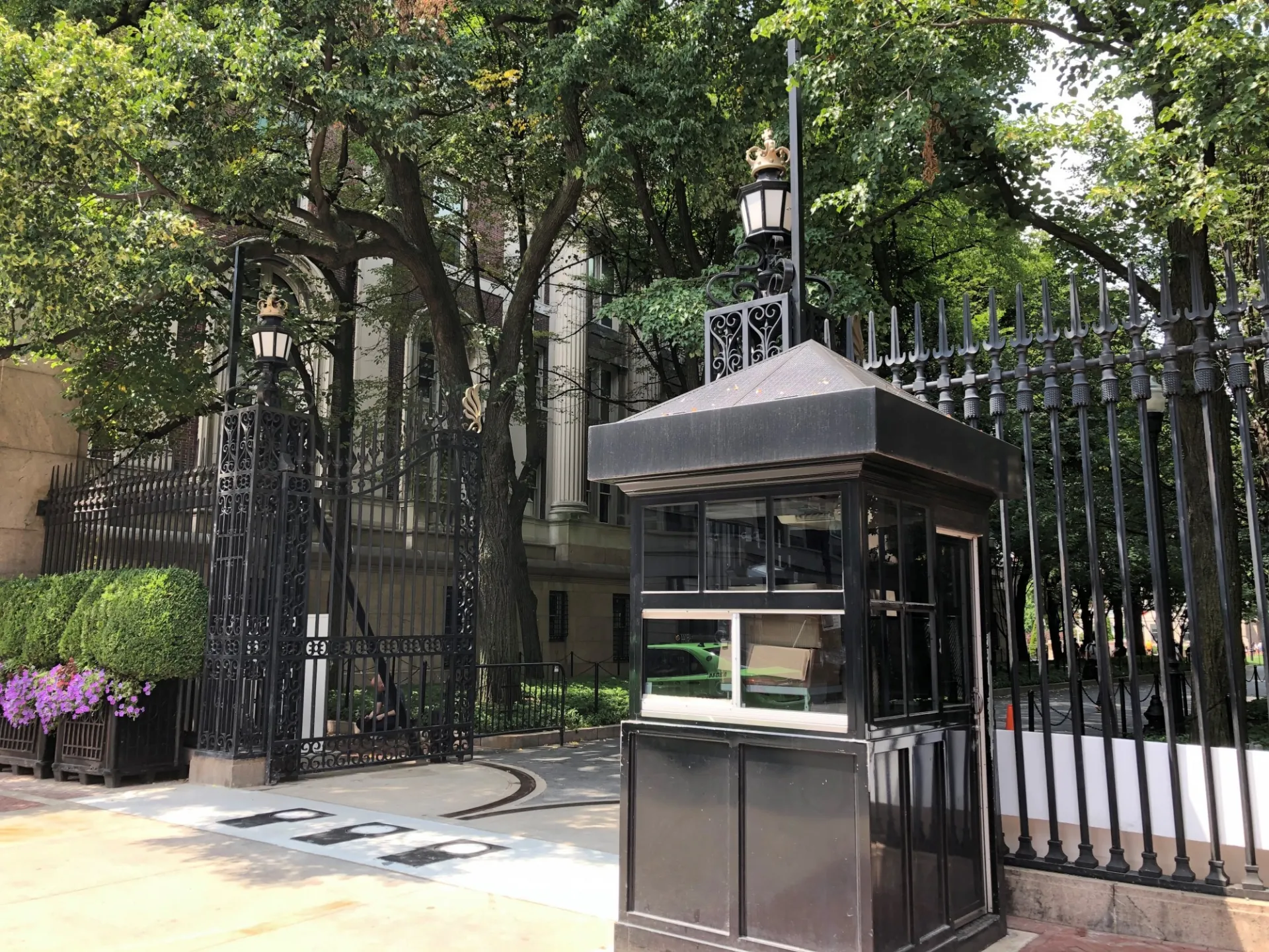 The College Walk gate at Amsterdam Avenue has reopened.