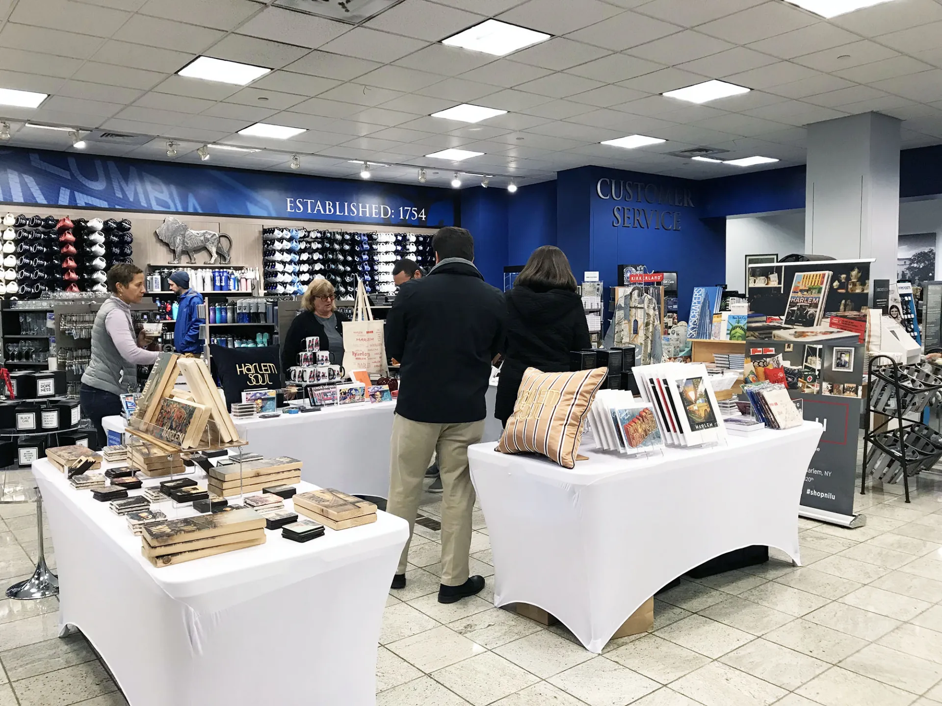 Bookstore hosts Harlem local vendor NiLu