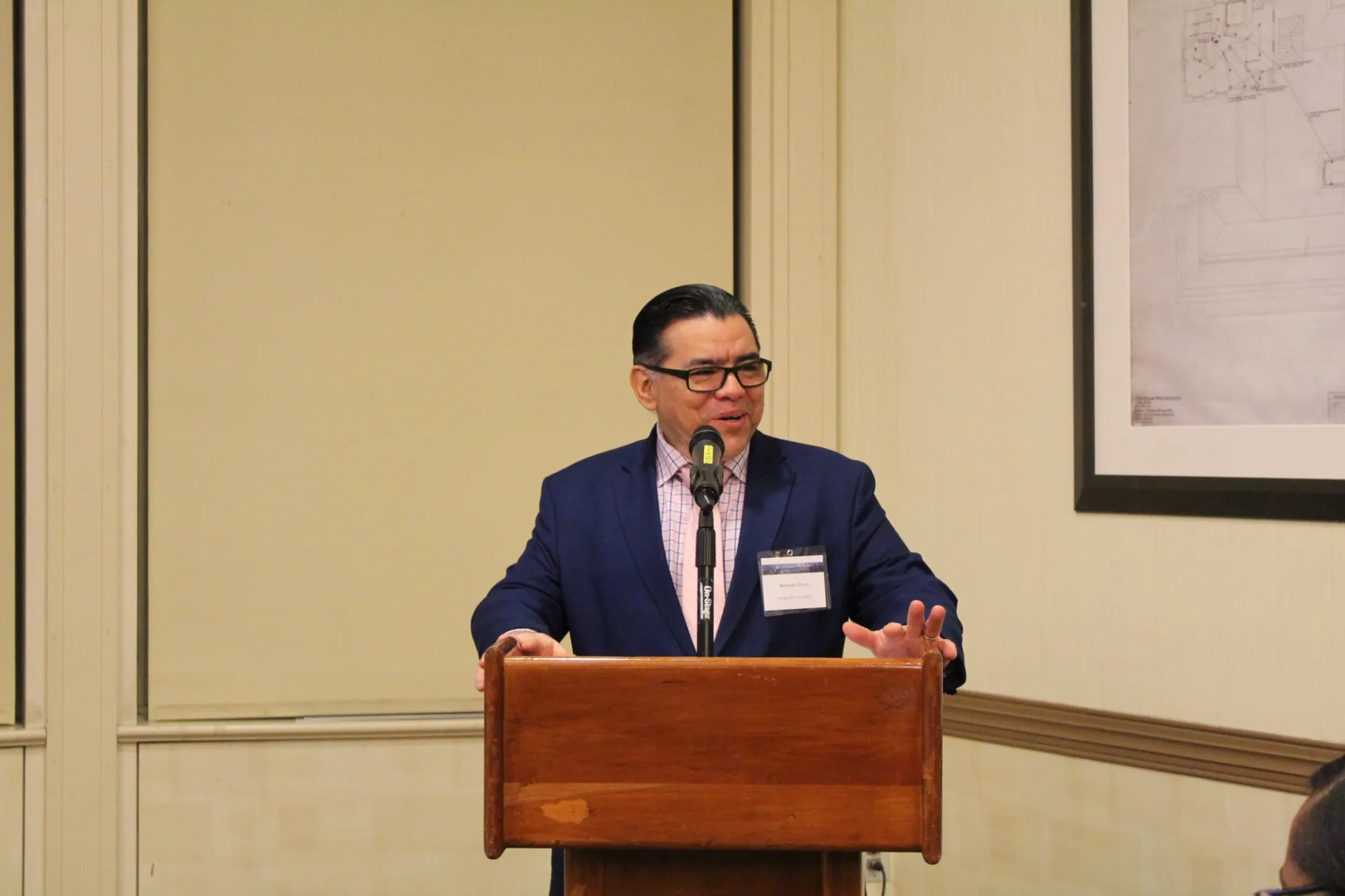 Bernardo Flores, 2022 CU Grow grad presenting