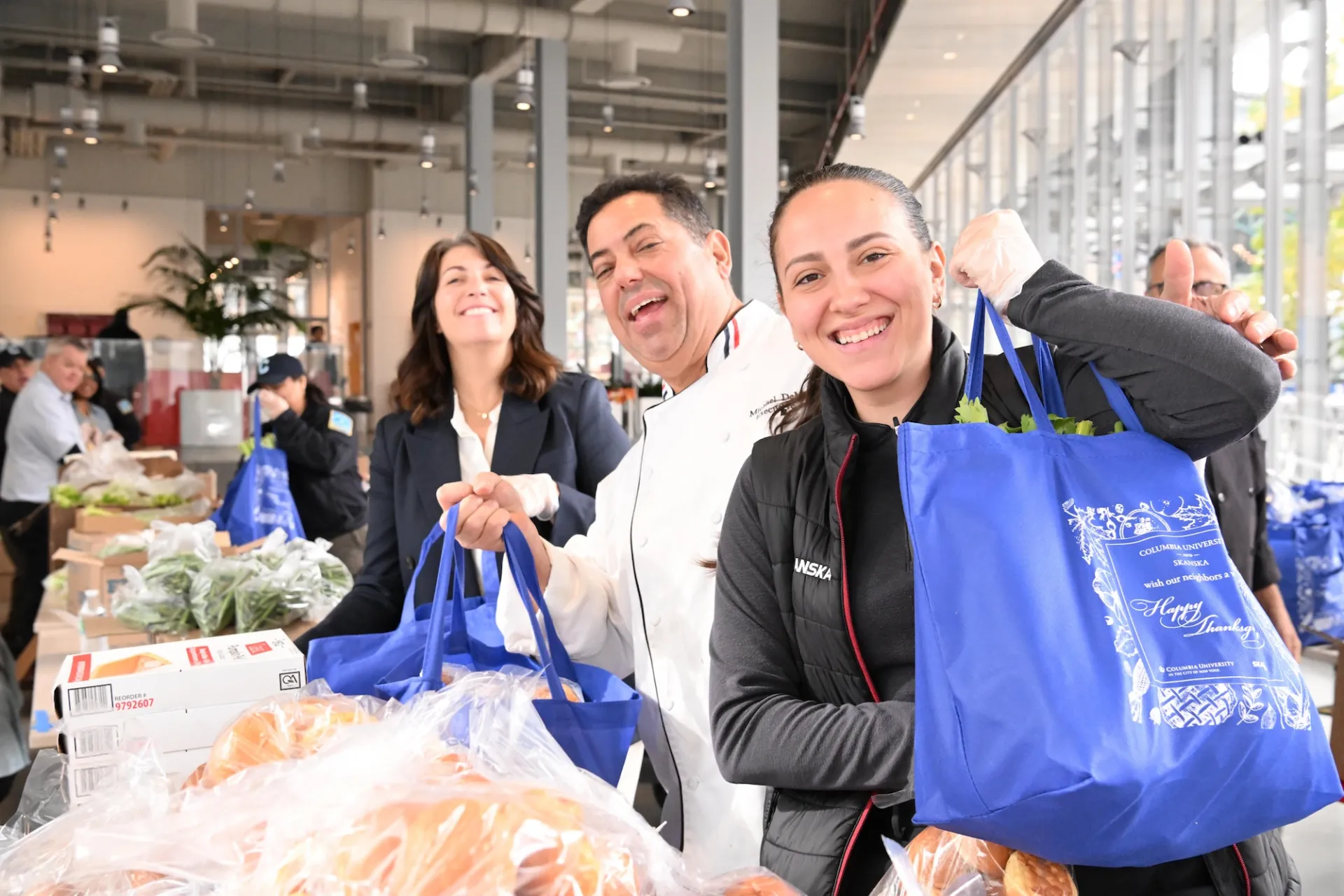 Staff pack grocery bags 