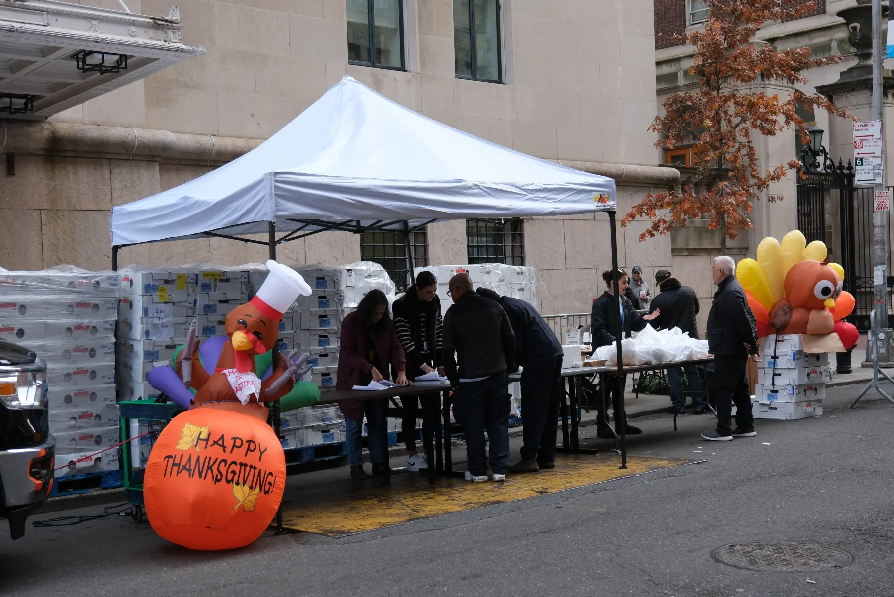 Turkey and dish distribution table