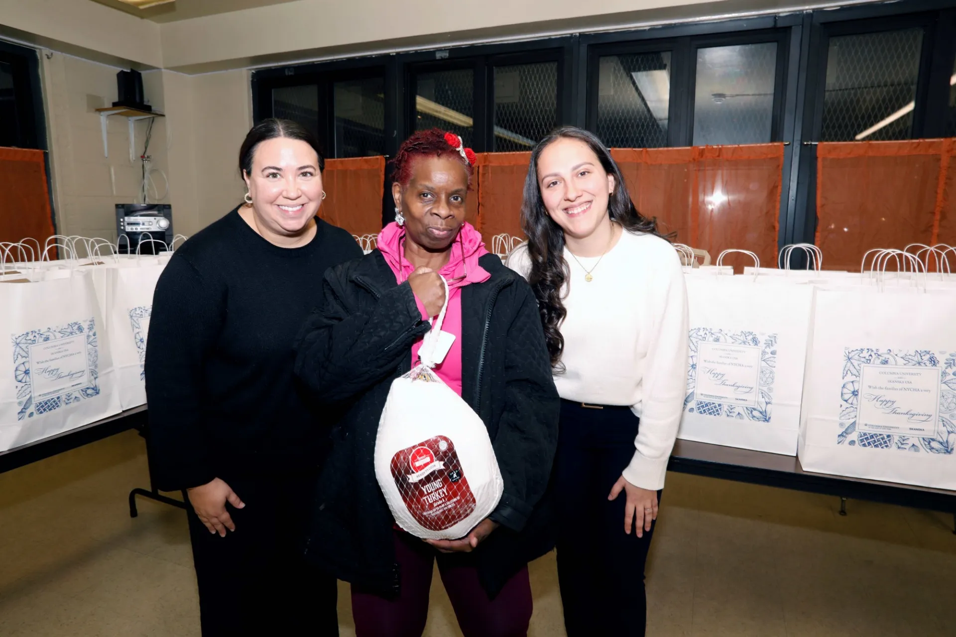 Departments across Facilities and Operations, led by Construction Business Initiatives, gave back to the local community, this year teaming up with Skanska USA to provide 300 meal kits to local families. 