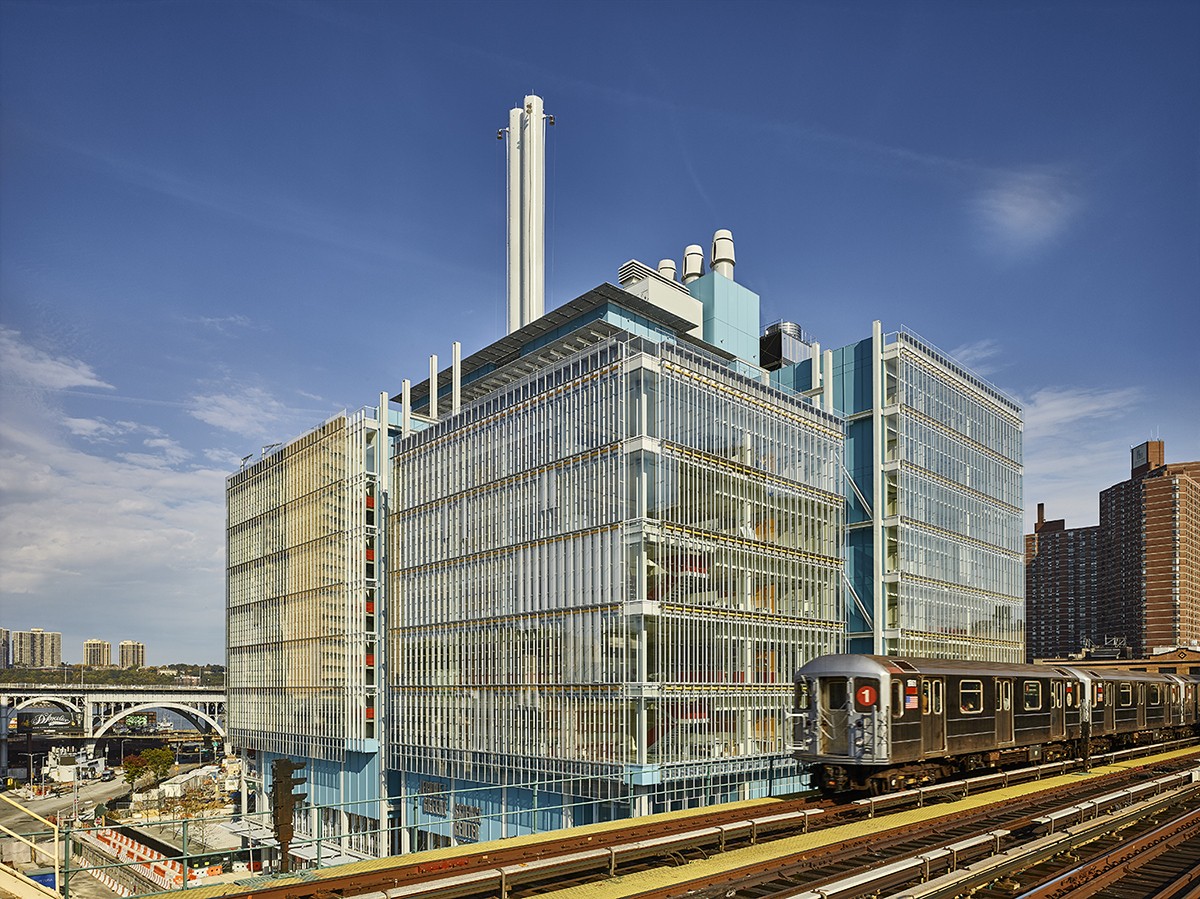 The Jerome L. Greene Science Center, looking northwest. Both the Jerome L. Greene Science Center and Lenfest Center for the Arts have been awarded LEED Gold certifications for new construction. (Photo: (c) Columbia University/Frank Oudeman)