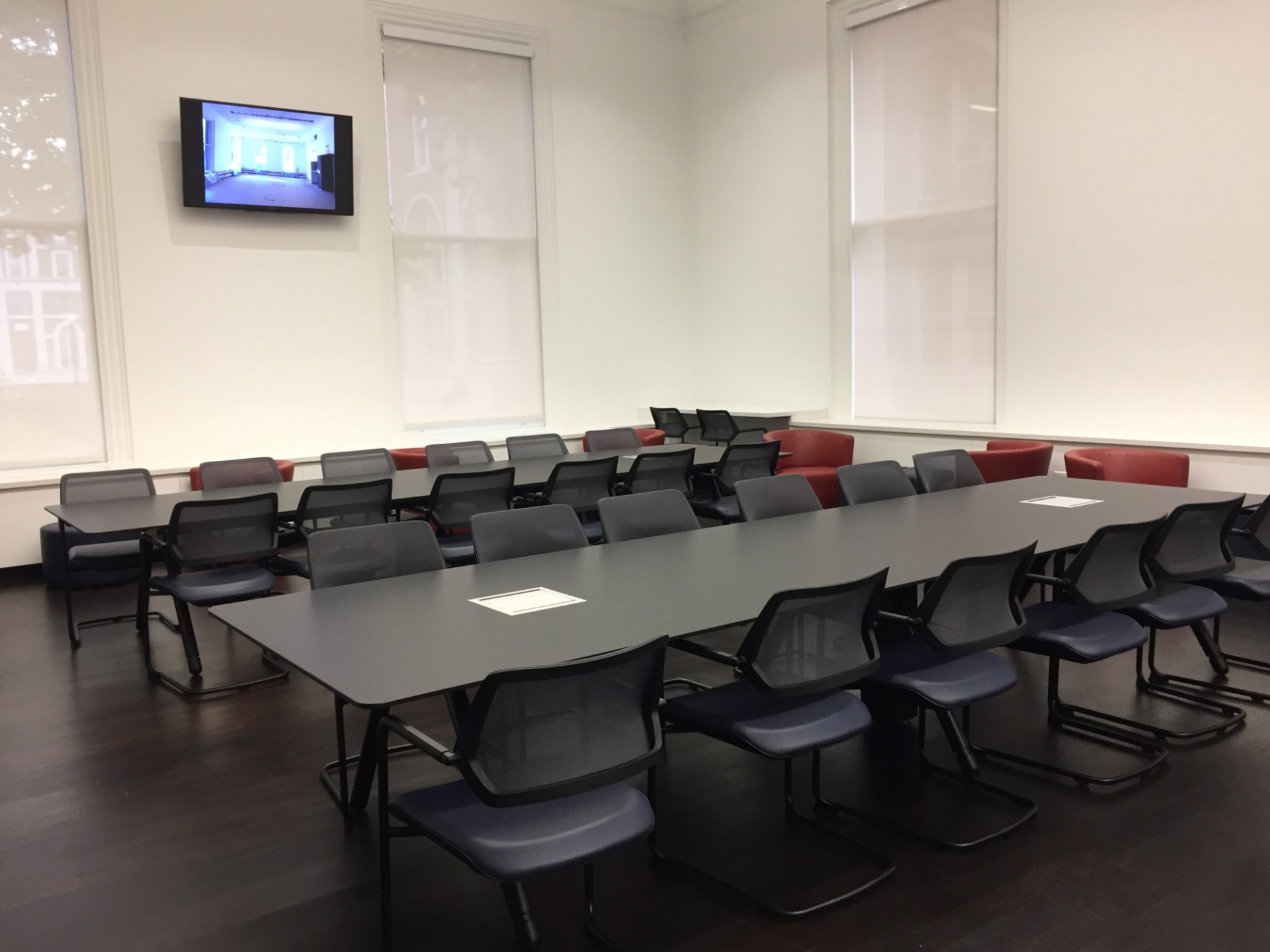 Lewisohn Hall: Renovated the General Studies Student Lounge, including new paint, millwork, and furniture. Lewisohn Hall: Renovated the General Studies Student Lounge, including new paint, millwork, and furniture.