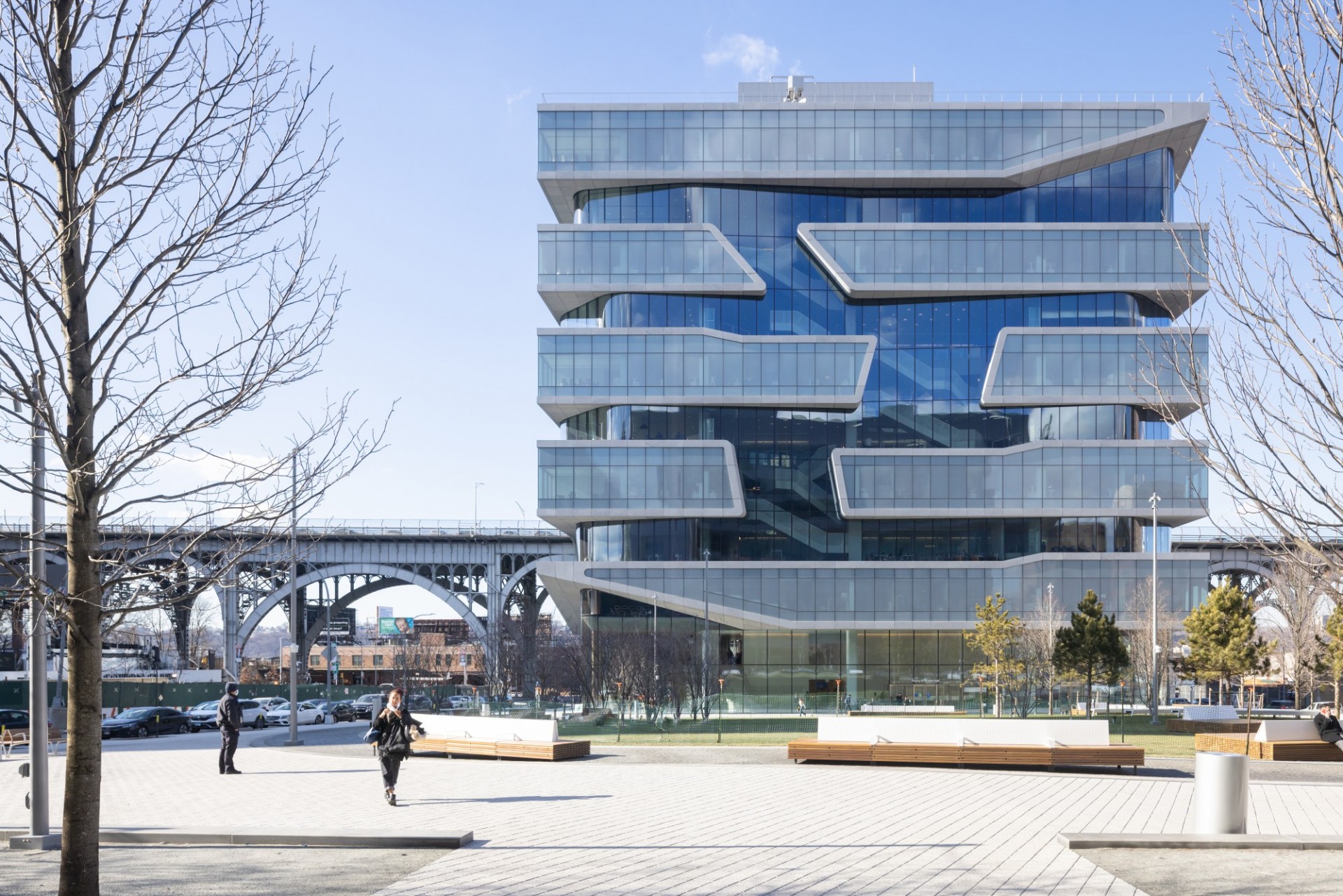 Henry R. Kravis Hall and The Square. Photo by Iwan Baan. Henry R. Kravis Hall and The Square