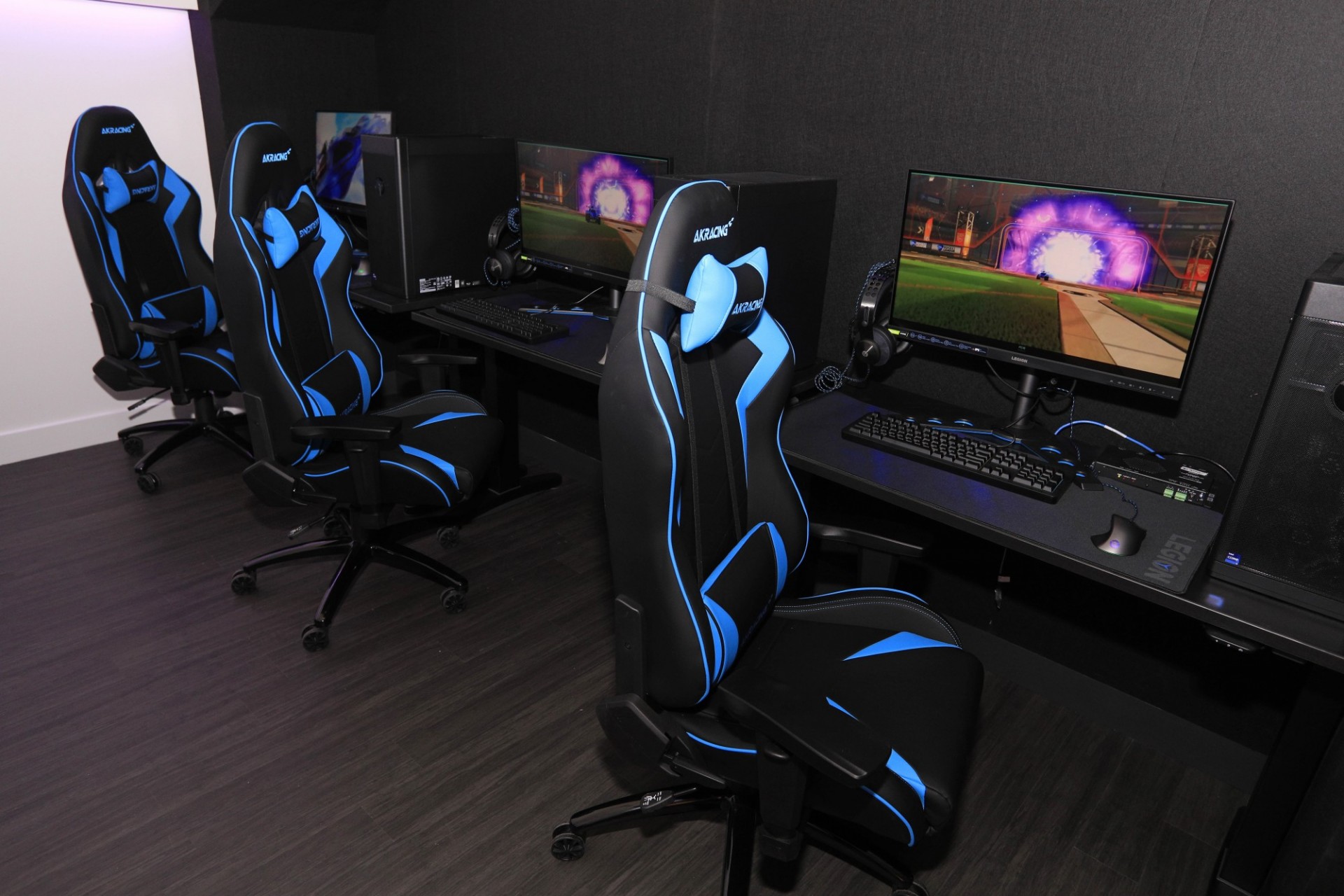 The room features 18 Lenovo Legion T7 gaming PCs. Photo by Michael DiVito